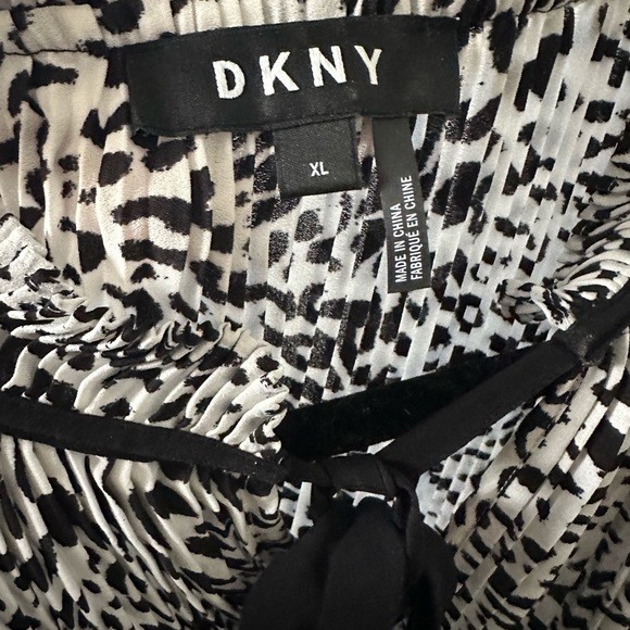 DKNY Animal Print Pleated Tank Workwear Blouse - Picture 5 of 5